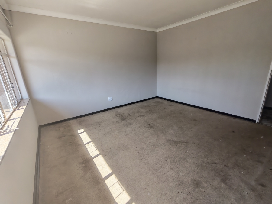 5 Bedroom Property for Sale in Pretoria North Gauteng