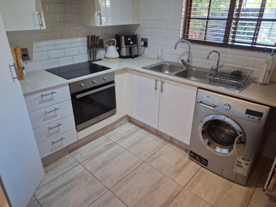 To Let 2 Bedroom Property for Rent in Paulshof Gauteng