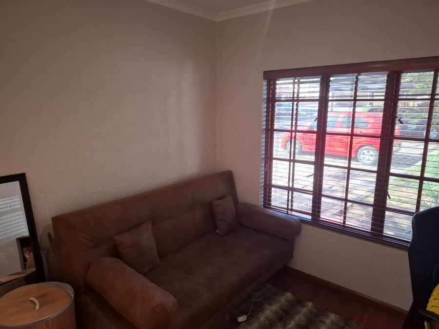 To Let 2 Bedroom Property for Rent in Paulshof Gauteng