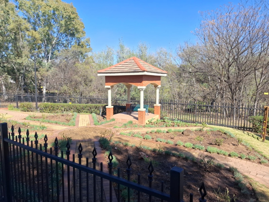 To Let 2 Bedroom Property for Rent in Paulshof Gauteng