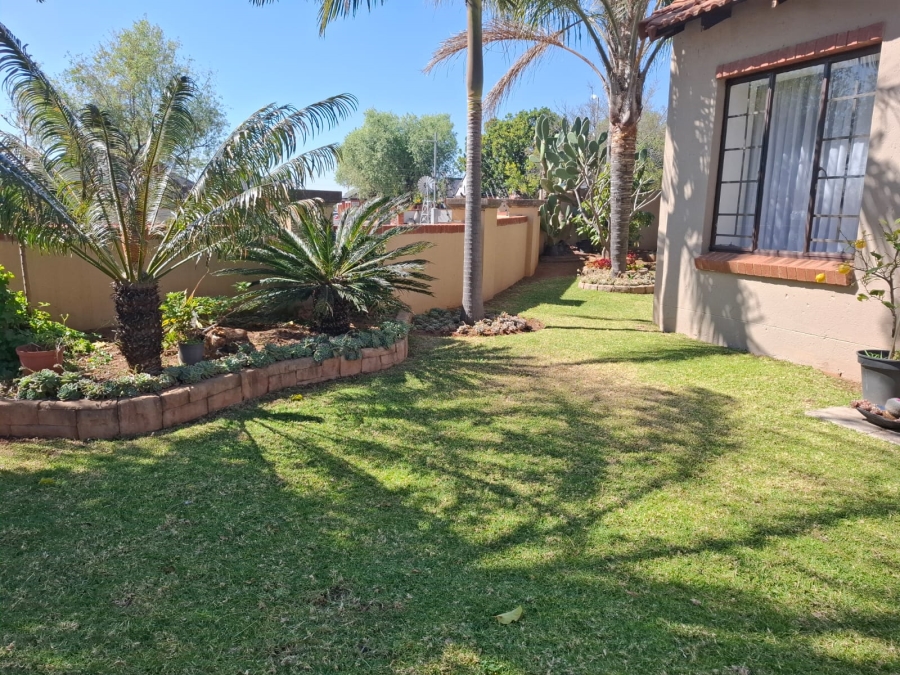 2 Bedroom Property for Sale in Mooikloof Ridge Gauteng