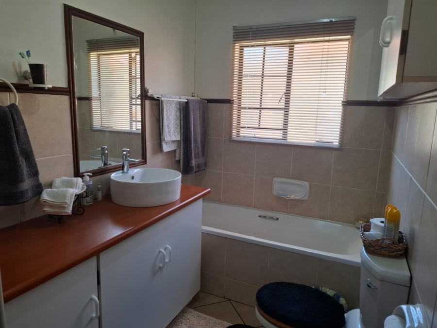 2 Bedroom Property for Sale in Mooikloof Ridge Gauteng
