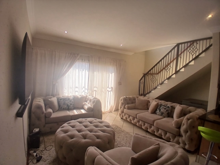 2 Bedroom Property for Sale in Theresa Park Gauteng