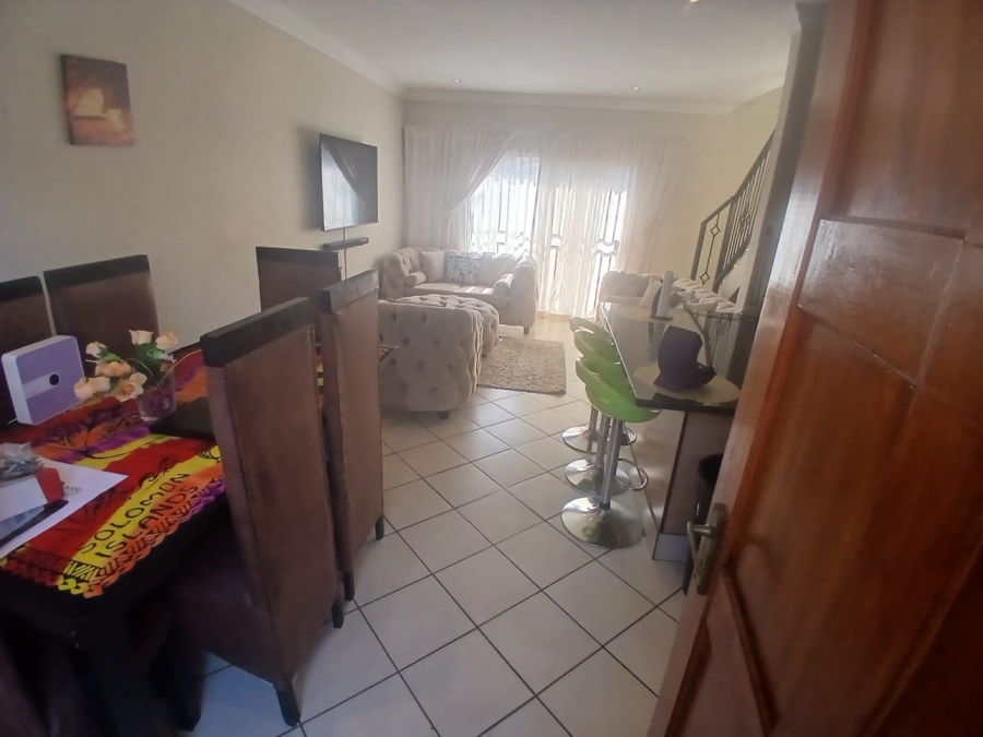 2 Bedroom Property for Sale in Theresa Park Gauteng