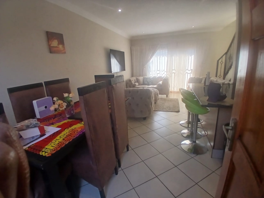2 Bedroom Property for Sale in Theresa Park Gauteng