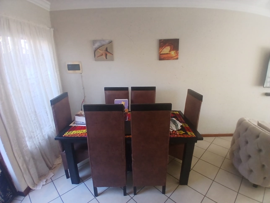 2 Bedroom Property for Sale in Theresa Park Gauteng