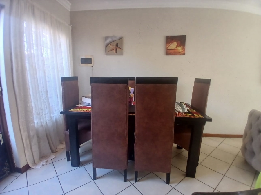2 Bedroom Property for Sale in Theresa Park Gauteng