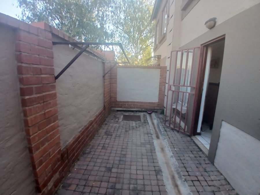 2 Bedroom Property for Sale in Theresa Park Gauteng