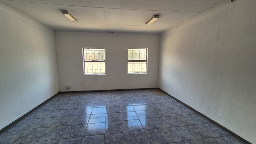 To Let Commercial Property for Rent in Silvertondale Gauteng