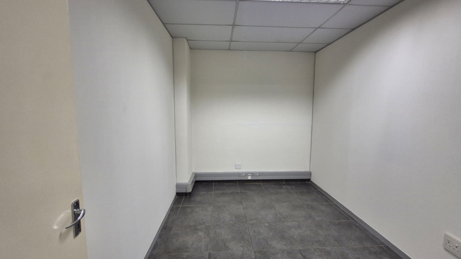 To Let Commercial Property for Rent in N4 Gateway Industrial Park Gauteng