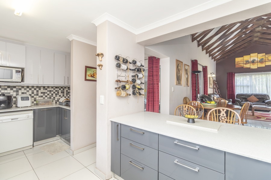 2 Bedroom Property for Sale in Cedar Lakes Gauteng