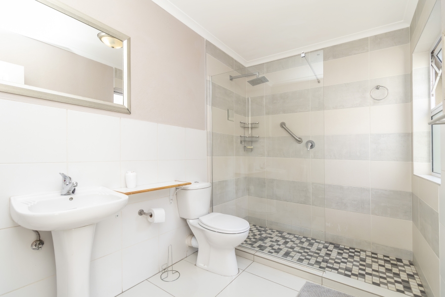 2 Bedroom Property for Sale in Cedar Lakes Gauteng
