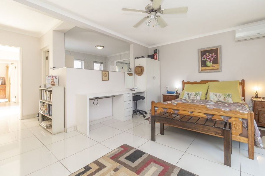 2 Bedroom Property for Sale in Cedar Lakes Gauteng