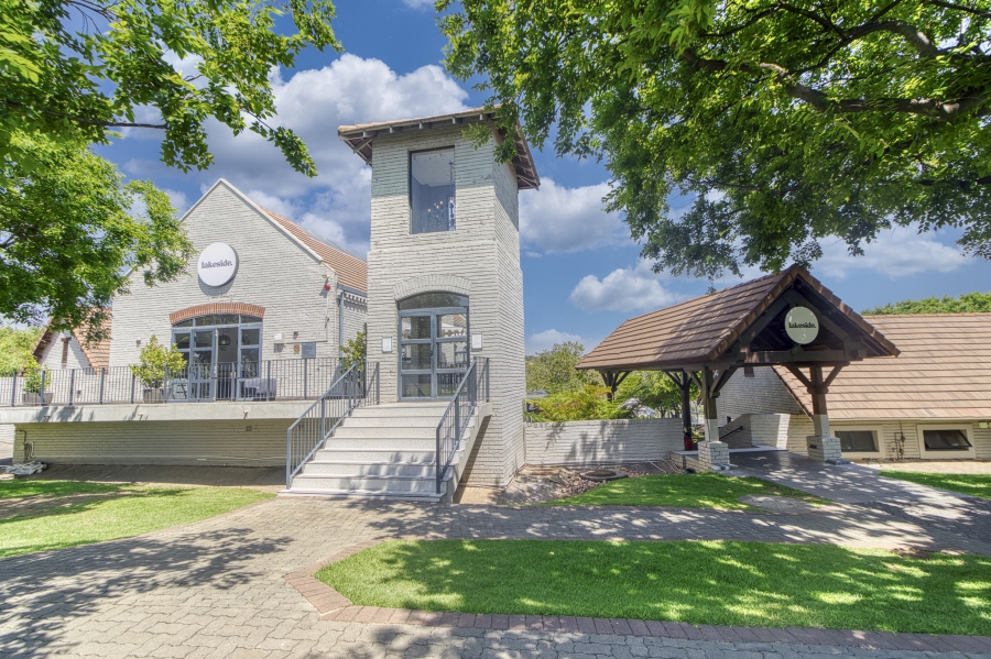 2 Bedroom Property for Sale in Cedar Lakes Gauteng
