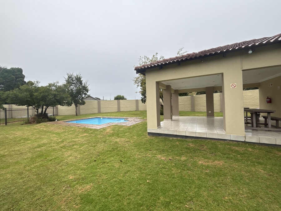 2 Bedroom Property for Sale in Morehill Gauteng
