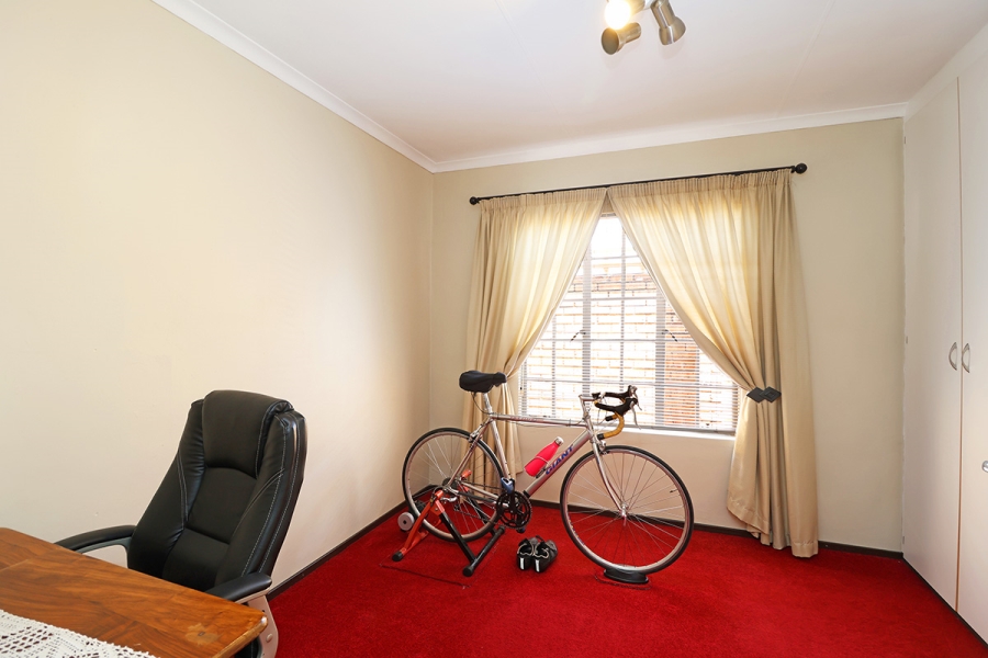 3 Bedroom Property for Sale in Eike Park Gauteng