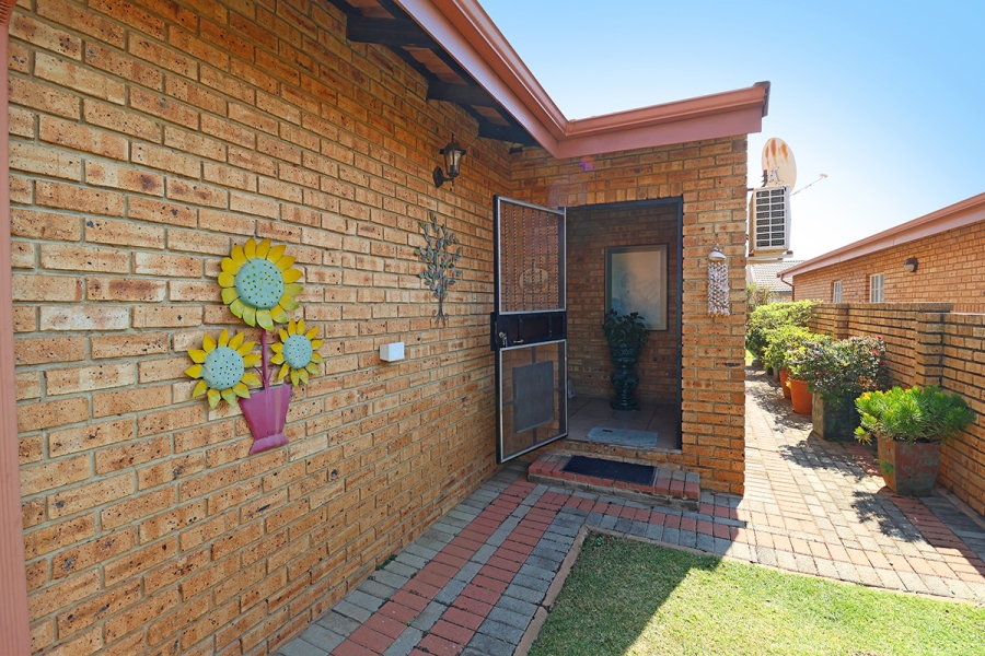3 Bedroom Property for Sale in Eike Park Gauteng