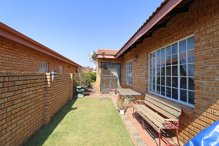 3 Bedroom Property for Sale in Eike Park Gauteng