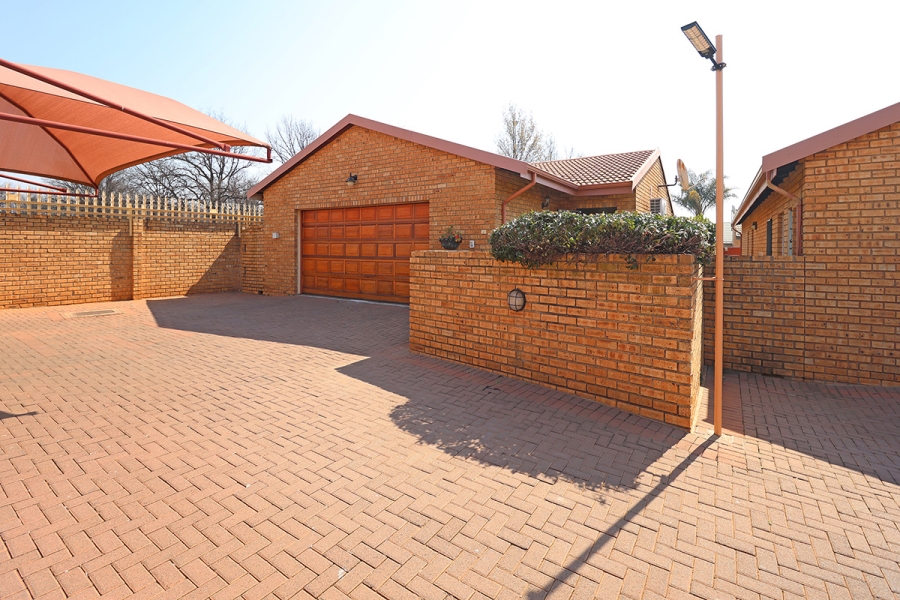 3 Bedroom Property for Sale in Eike Park Gauteng