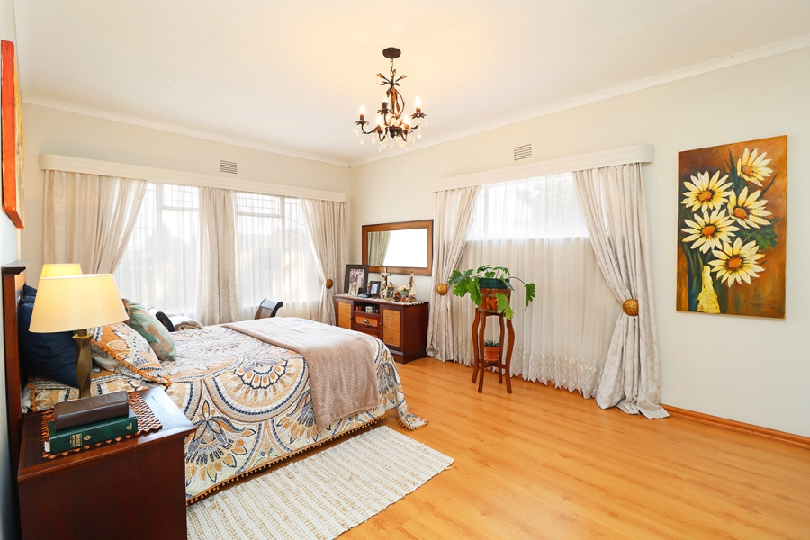 4 Bedroom Property for Sale in Helikonpark Gauteng