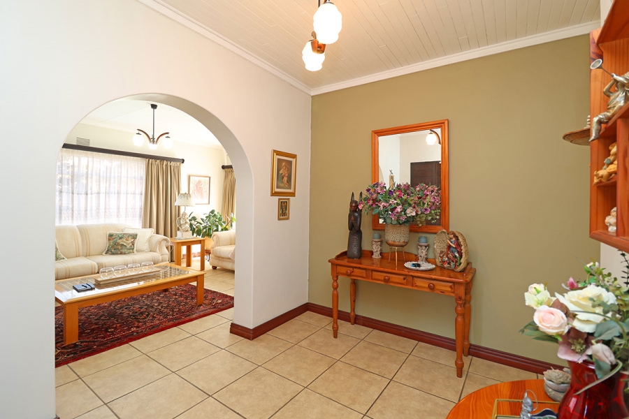 4 Bedroom Property for Sale in Helikonpark Gauteng