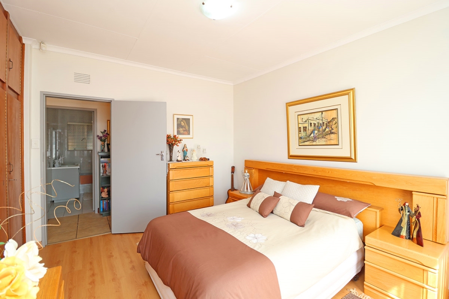 4 Bedroom Property for Sale in Helikonpark Gauteng