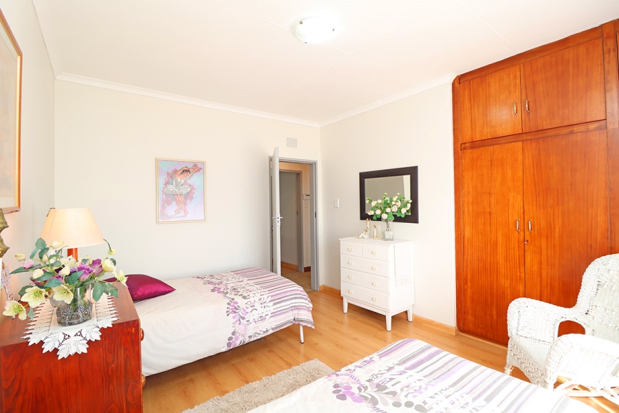 4 Bedroom Property for Sale in Helikonpark Gauteng