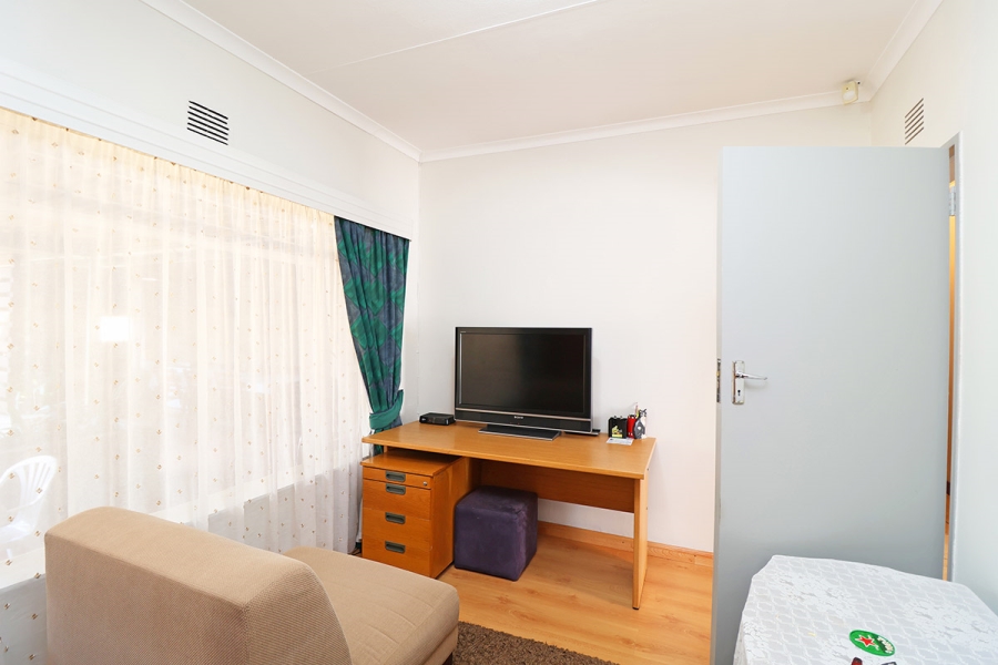 4 Bedroom Property for Sale in Helikonpark Gauteng