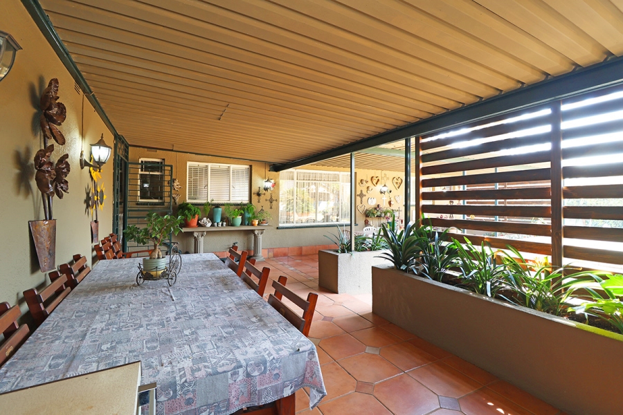 4 Bedroom Property for Sale in Helikonpark Gauteng