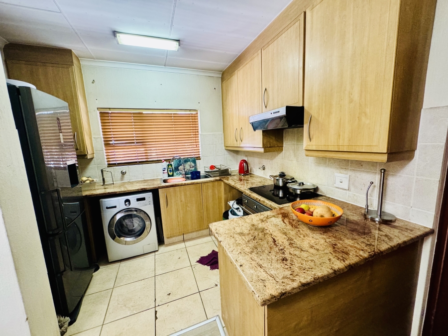 2 Bedroom Property for Sale in Maroeladal Gauteng