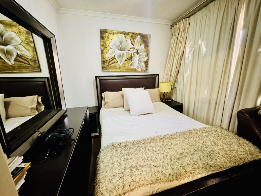 2 Bedroom Property for Sale in Maroeladal Gauteng