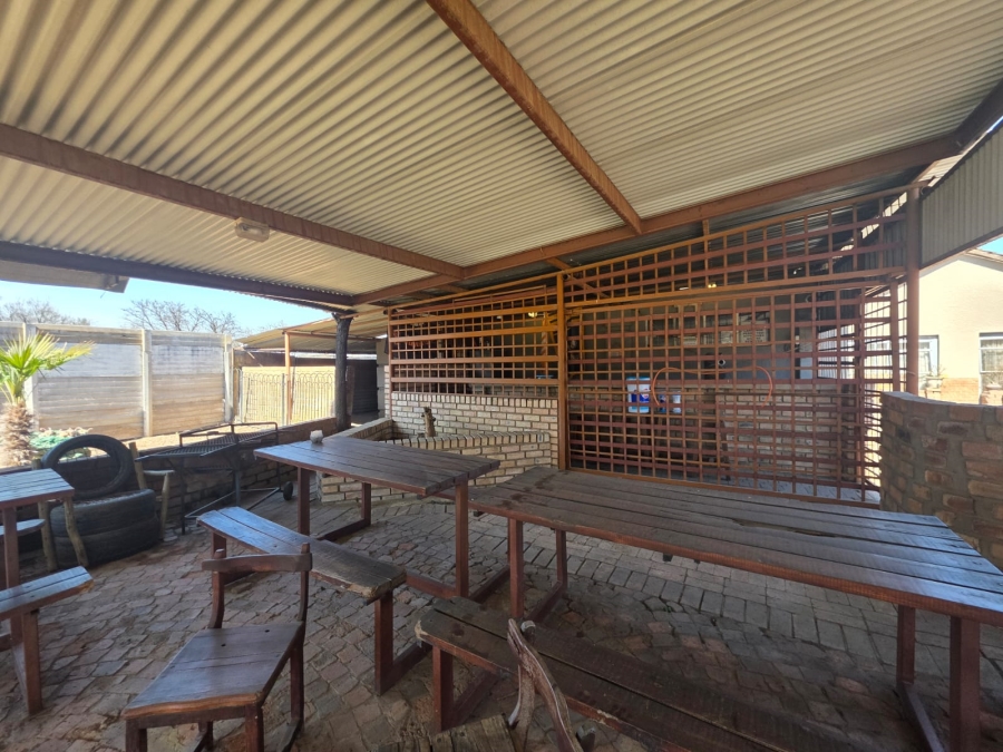 4 Bedroom Property for Sale in Mantevrede Gauteng