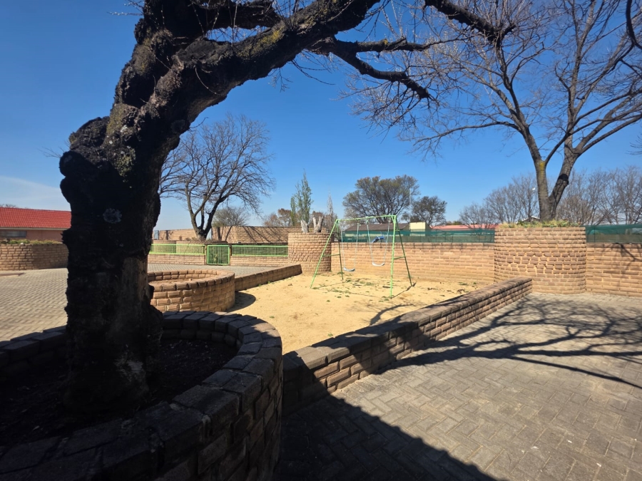 4 Bedroom Property for Sale in Mantevrede Gauteng