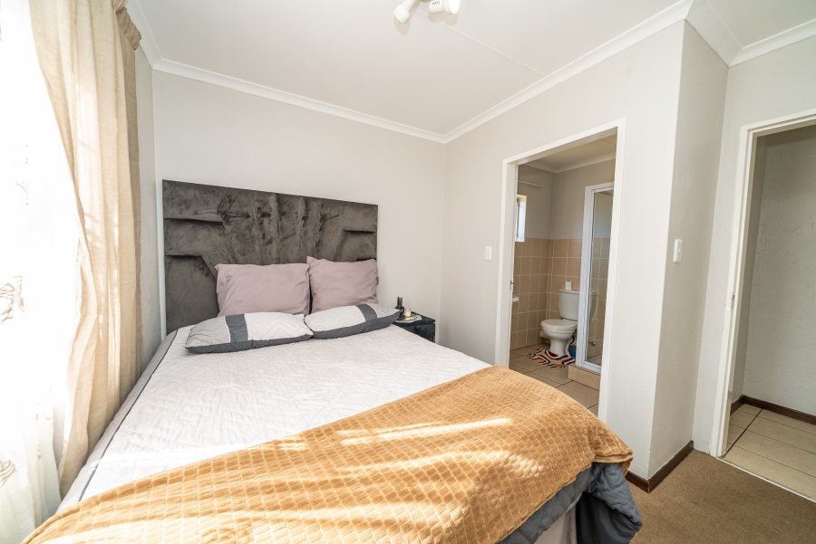 3 Bedroom Property for Sale in Helderwyk Gauteng