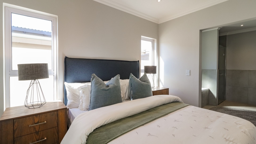 3 Bedroom Property for Sale in Broadacres Gauteng