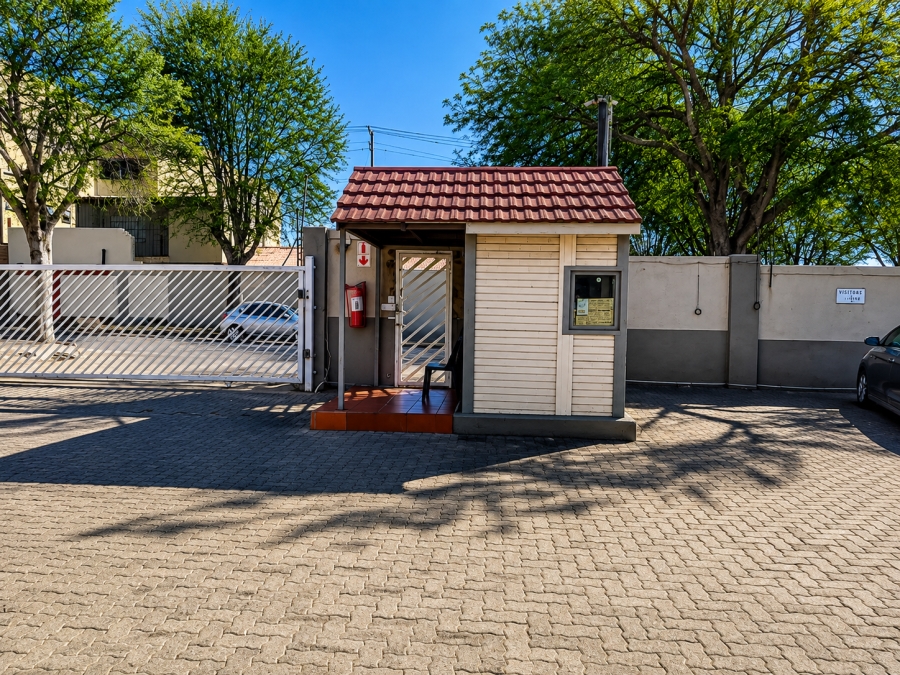 2 Bedroom Property for Sale in Rewlatch Gauteng
