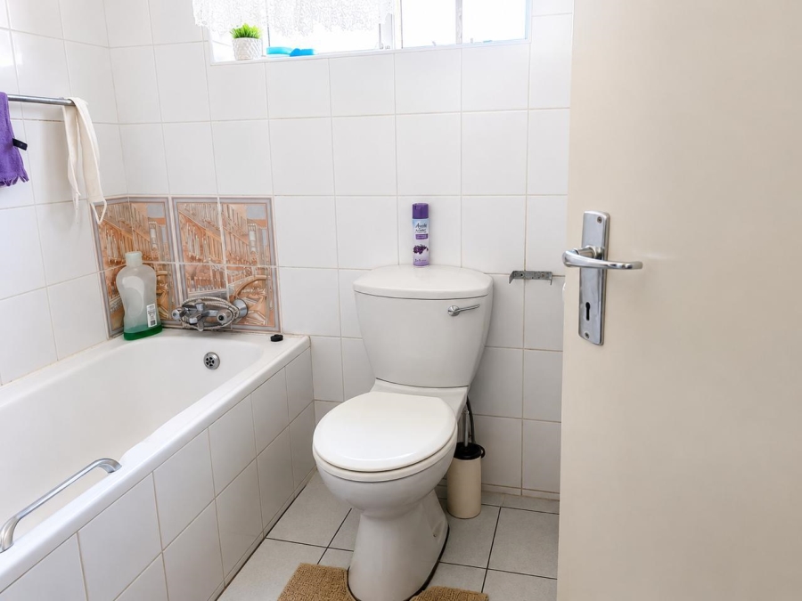 2 Bedroom Property for Sale in Rewlatch Gauteng
