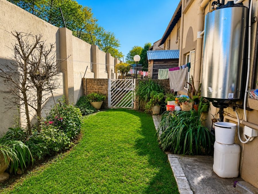 2 Bedroom Property for Sale in Rewlatch Gauteng