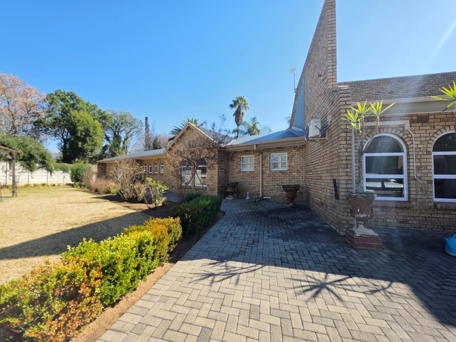 6 Bedroom Property for Sale in Vanderbijlpark SW 5 Gauteng