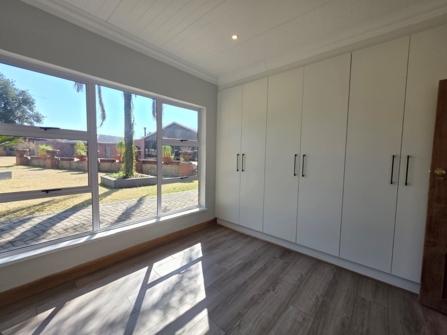 6 Bedroom Property for Sale in Vanderbijlpark SW 5 Gauteng