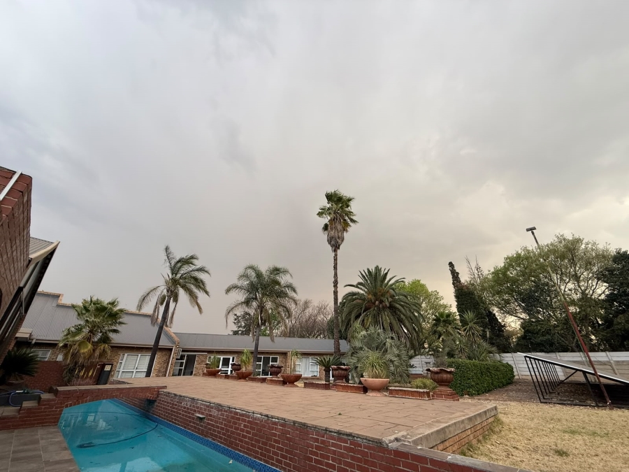 6 Bedroom Property for Sale in Vanderbijlpark SW 5 Gauteng