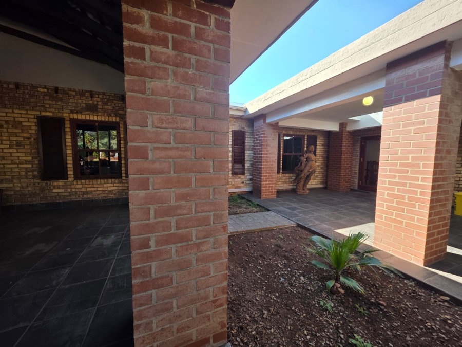 6 Bedroom Property for Sale in Vanderbijlpark SW 5 Gauteng