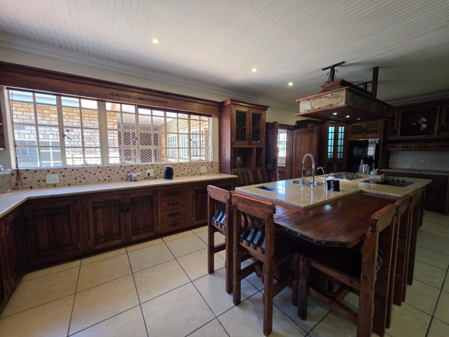 6 Bedroom Property for Sale in Vanderbijlpark SW 5 Gauteng