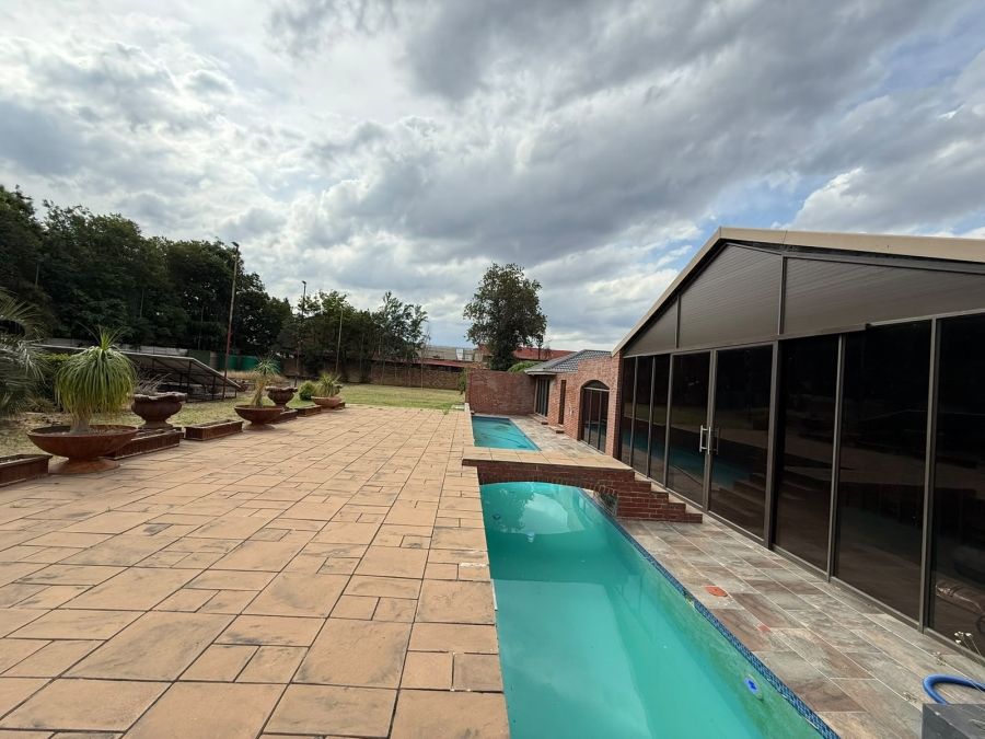 6 Bedroom Property for Sale in Vanderbijlpark SW 5 Gauteng