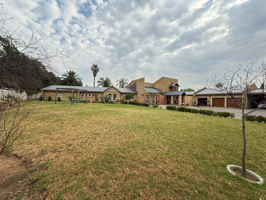 6 Bedroom Property for Sale in Vanderbijlpark SW 5 Gauteng