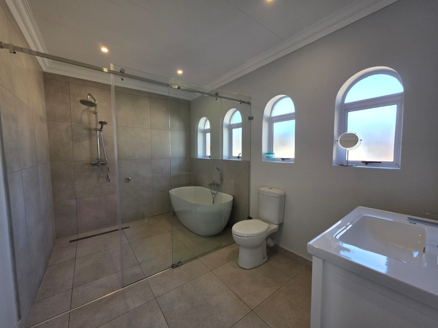 6 Bedroom Property for Sale in Vanderbijlpark SW 5 Gauteng