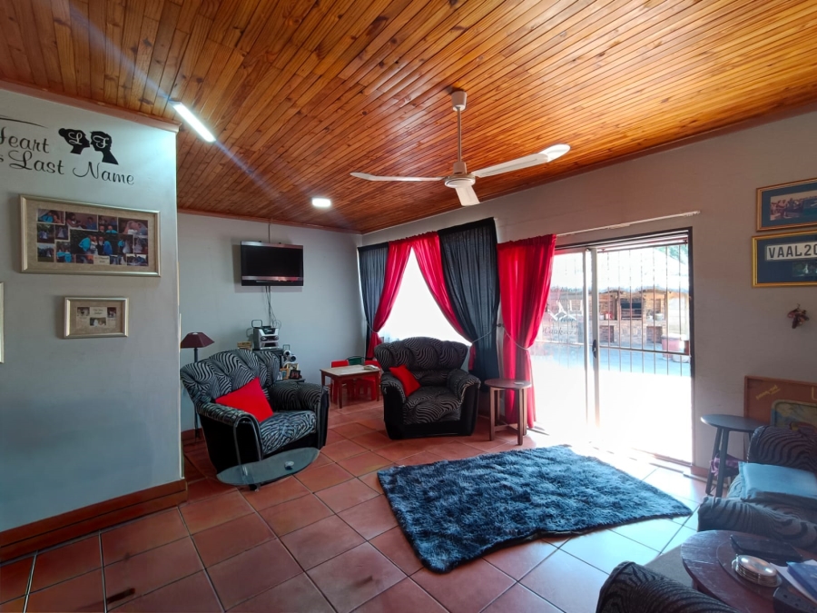 3 Bedroom Property for Sale in Vanderbijlpark CW 5 Gauteng