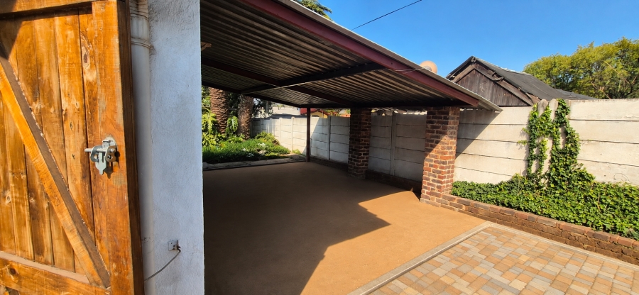 3 Bedroom Property for Sale in Glen Marais Gauteng