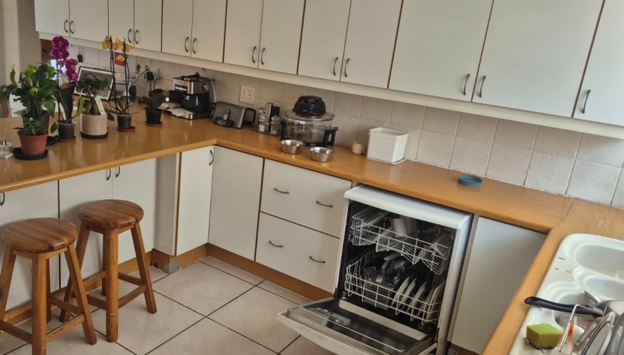 3 Bedroom Property for Sale in Glen Marais Gauteng