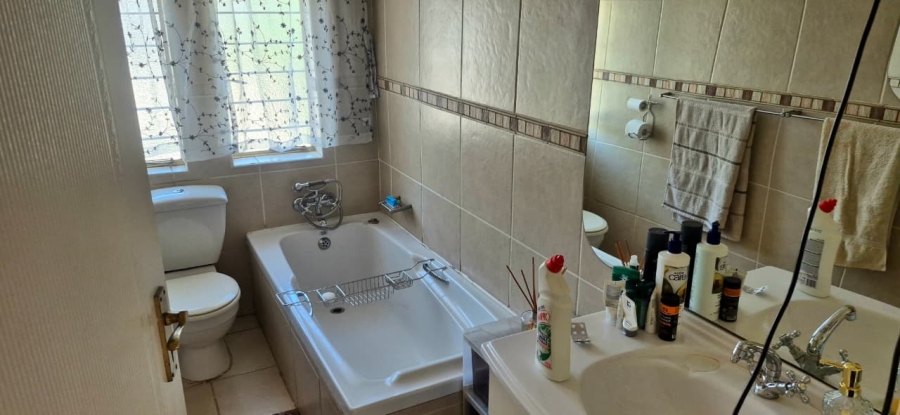 3 Bedroom Property for Sale in Glen Marais Gauteng
